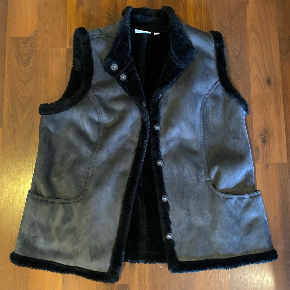 Women’s D & Co. Faux Suede Vest
